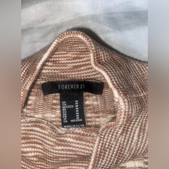 cream and brown knit patterned crop top with mock neck - Picture 2 of 4